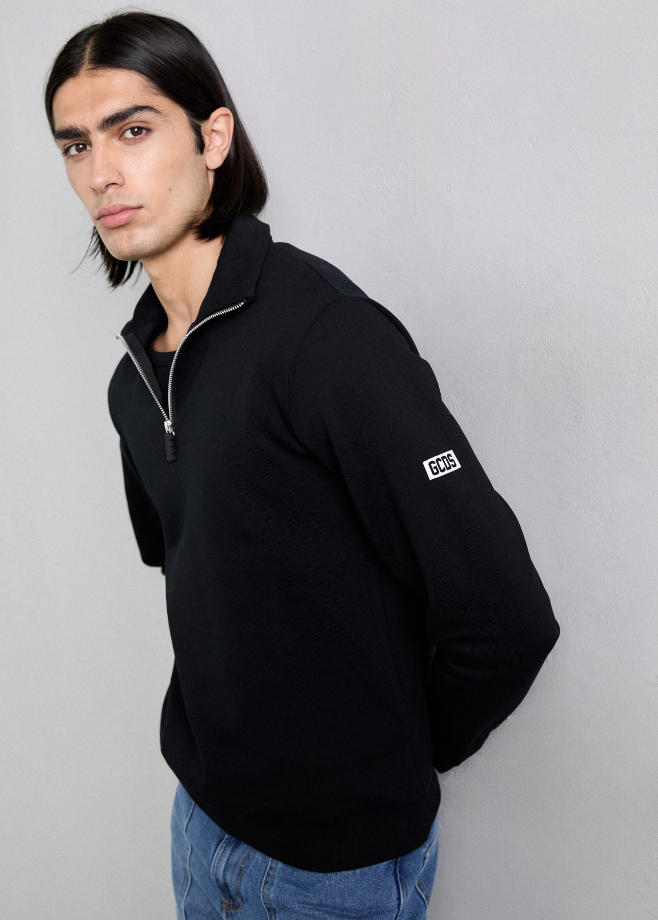 Felpa collo alto mezza zip GCDS