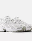 New Balance 740 White Silver