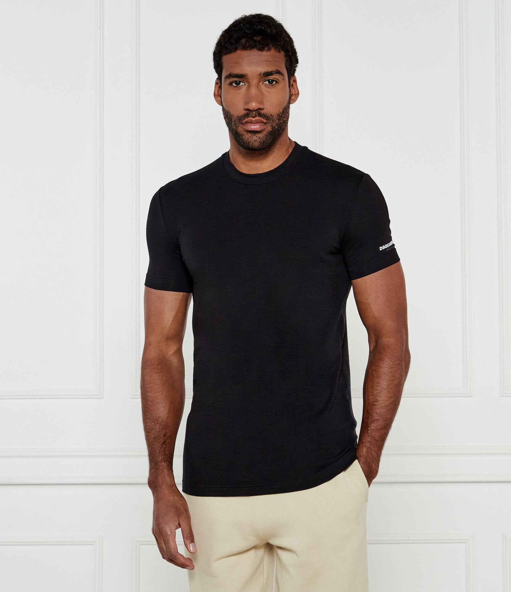 T-shirt Dsquared nera DCX250070